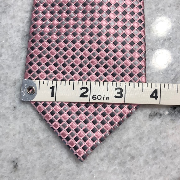 Donald J. Trump Signature Collection Tie - Picture 6 of 6